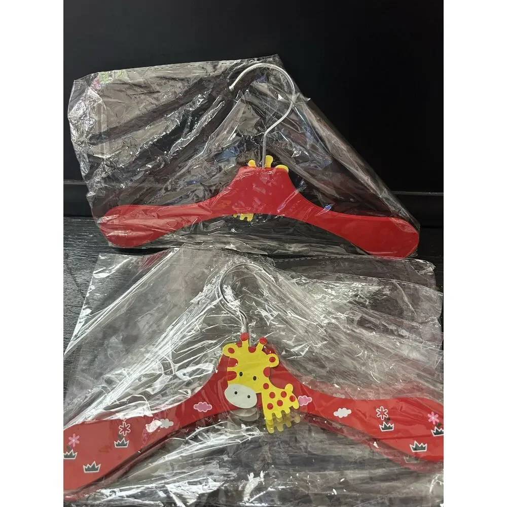 Set of 5 Kids Wooden Hangers Giraffe Red Baby Toddler Nursery New Wrapped